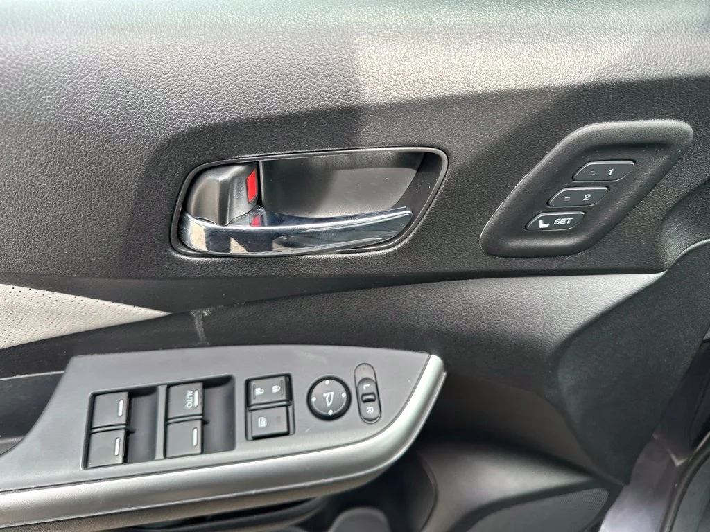 Used 2015 Gray Honda Touring image 8