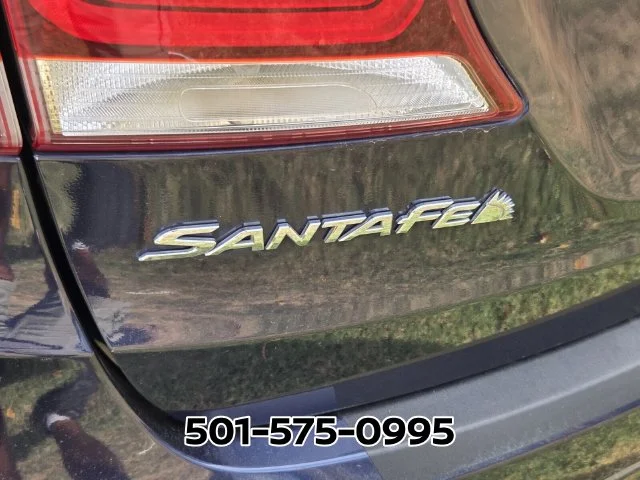 Used 2018 Blue Hyundai SE image 10