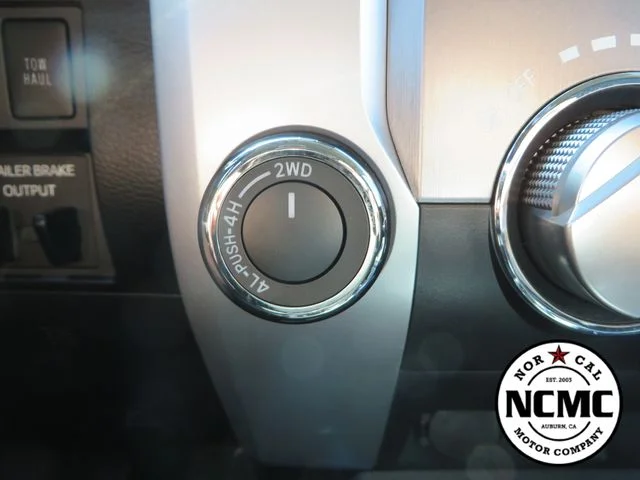 Used 2018 Silver Toyota SR5 image 30