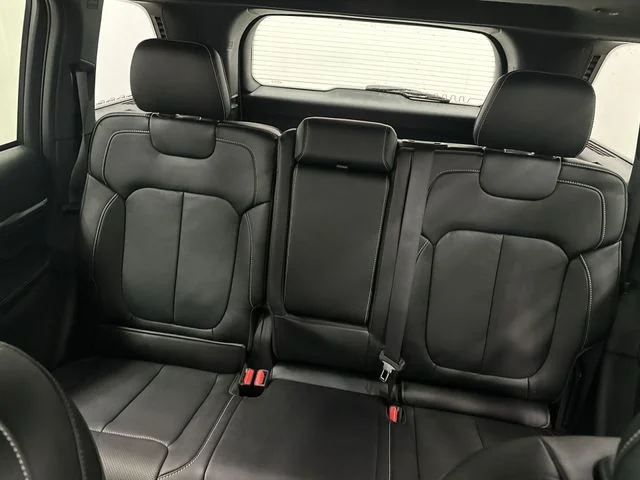 New 2026 Bright White Clear-Coat Exterior Paint Jeep Limited Reserve image 27