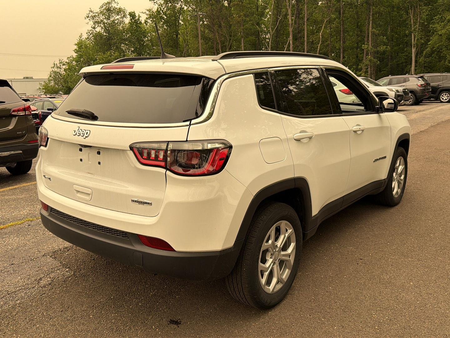 Used 2024 Bright White Clearcoat Jeep Latitude image 8
