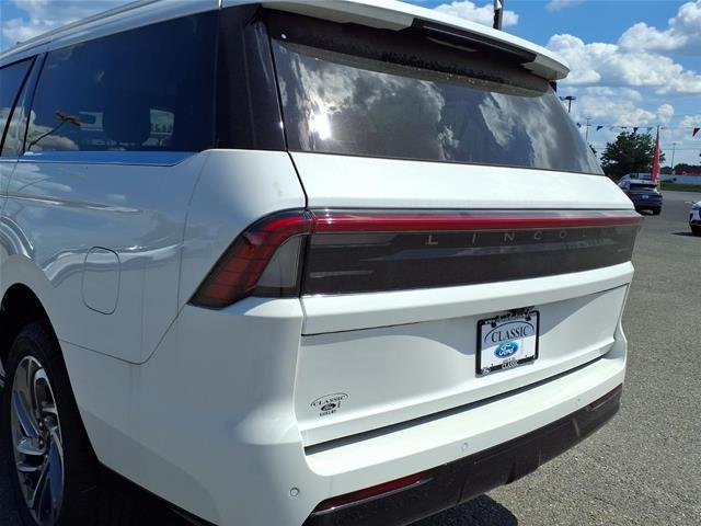 New 2025 Pristine White Metallic Tri-Coat Lincoln Reserve-L image 16