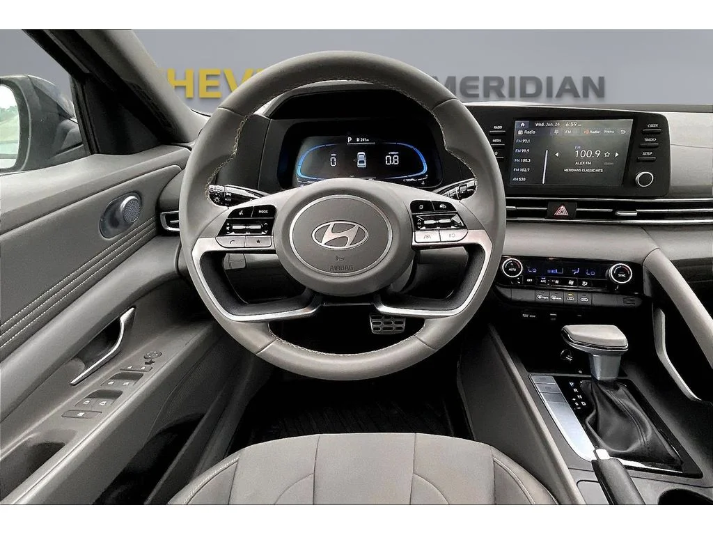 Used 2026 Gray Hyundai SEL Sport image 5