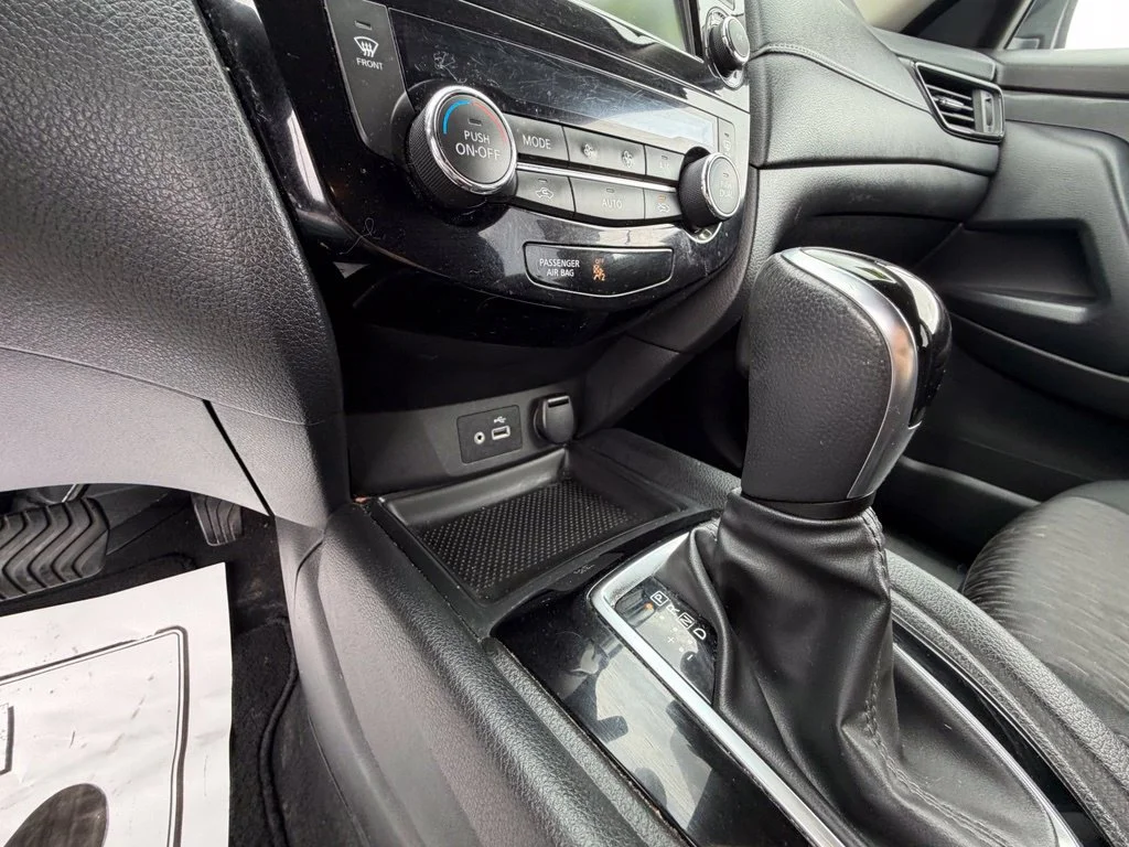 Used 2020 Gray Nissan SV image 22