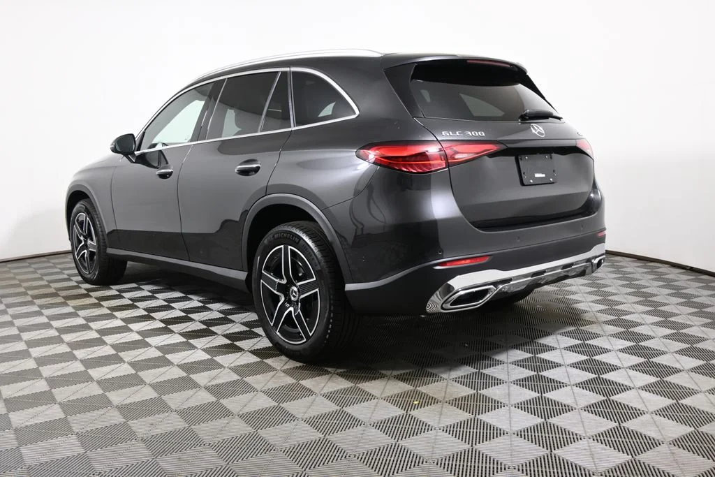 Used 2027 Gray Mercedes-Benz GLC 300 image 5
