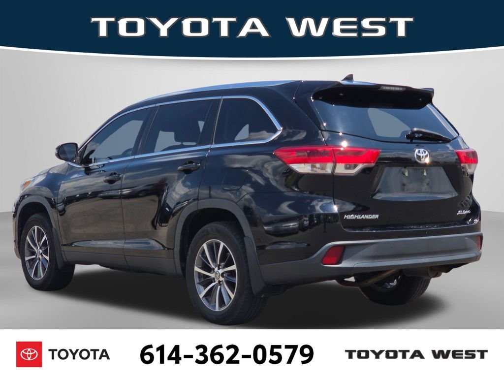 Used 2019 Black Toyota XLE image 10