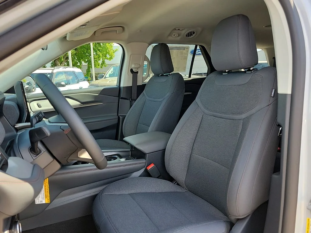 New 2026 Space White Metallic Ford Active image 12