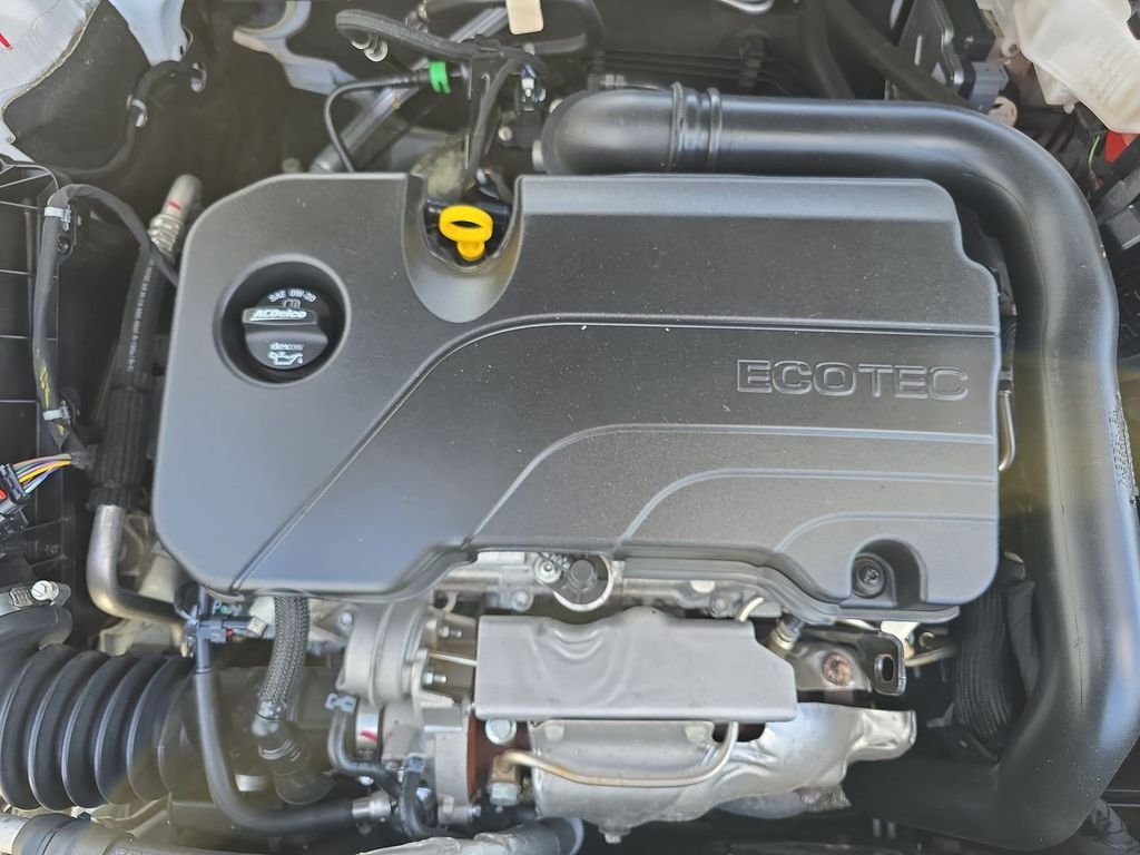 Used 2024 White Chevrolet LT image 31