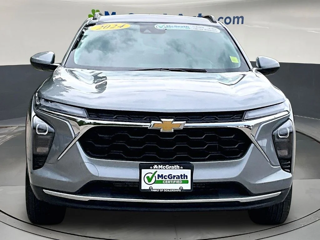 Used 2024 Gray Chevrolet LT image 2
