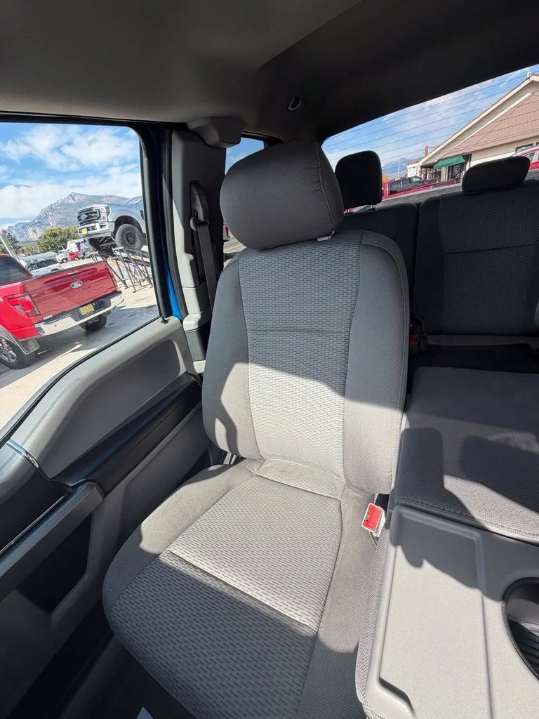 Used 2018 Blue Ford XL image 16