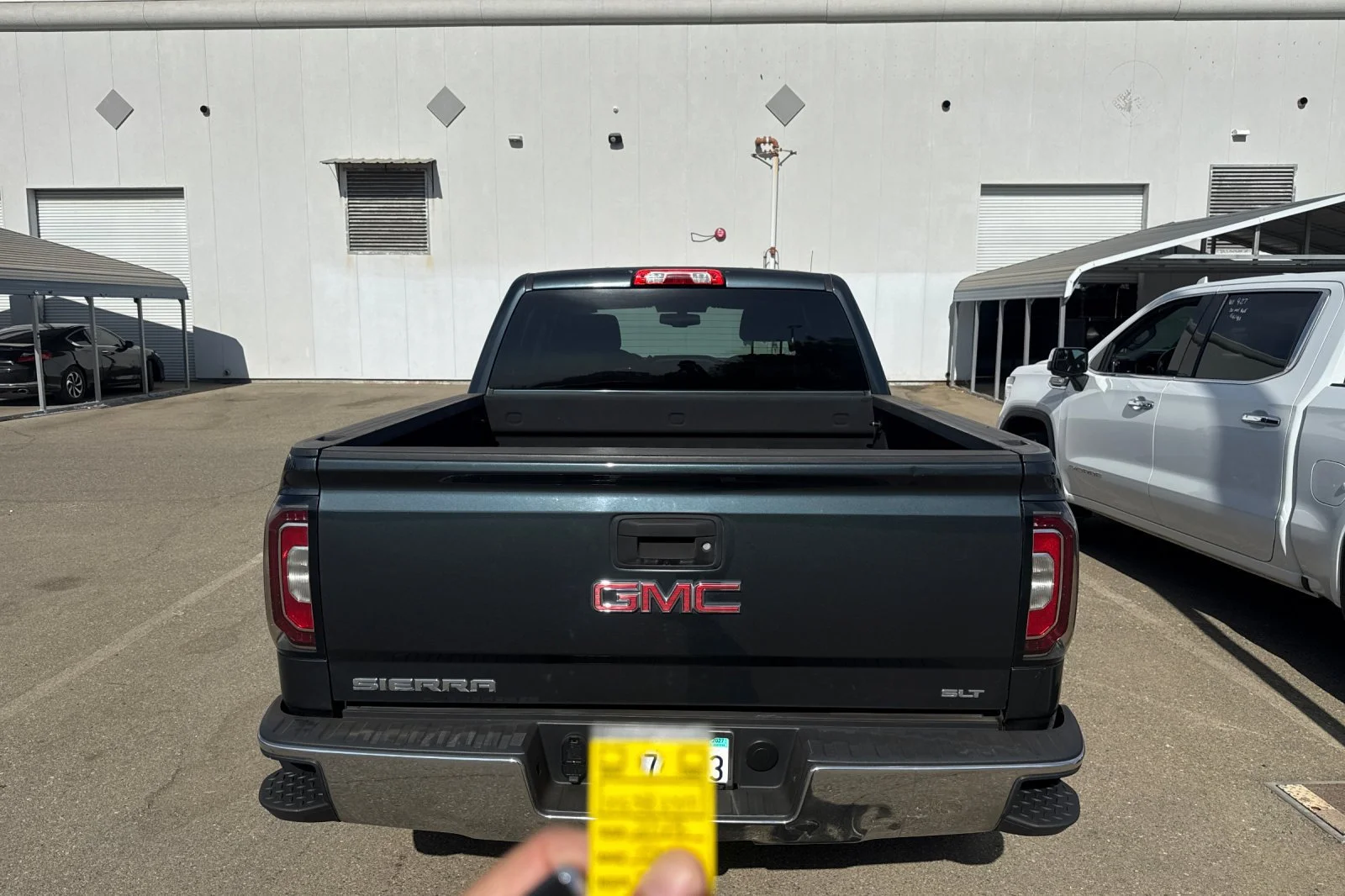 Used 2018 DARK SLATE METALLIC GMC SLT image 5
