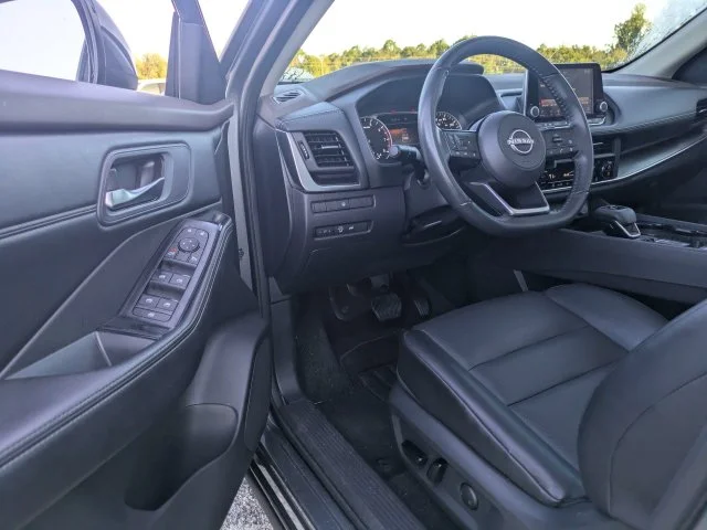 Used 2023 Gray Nissan SV image 21