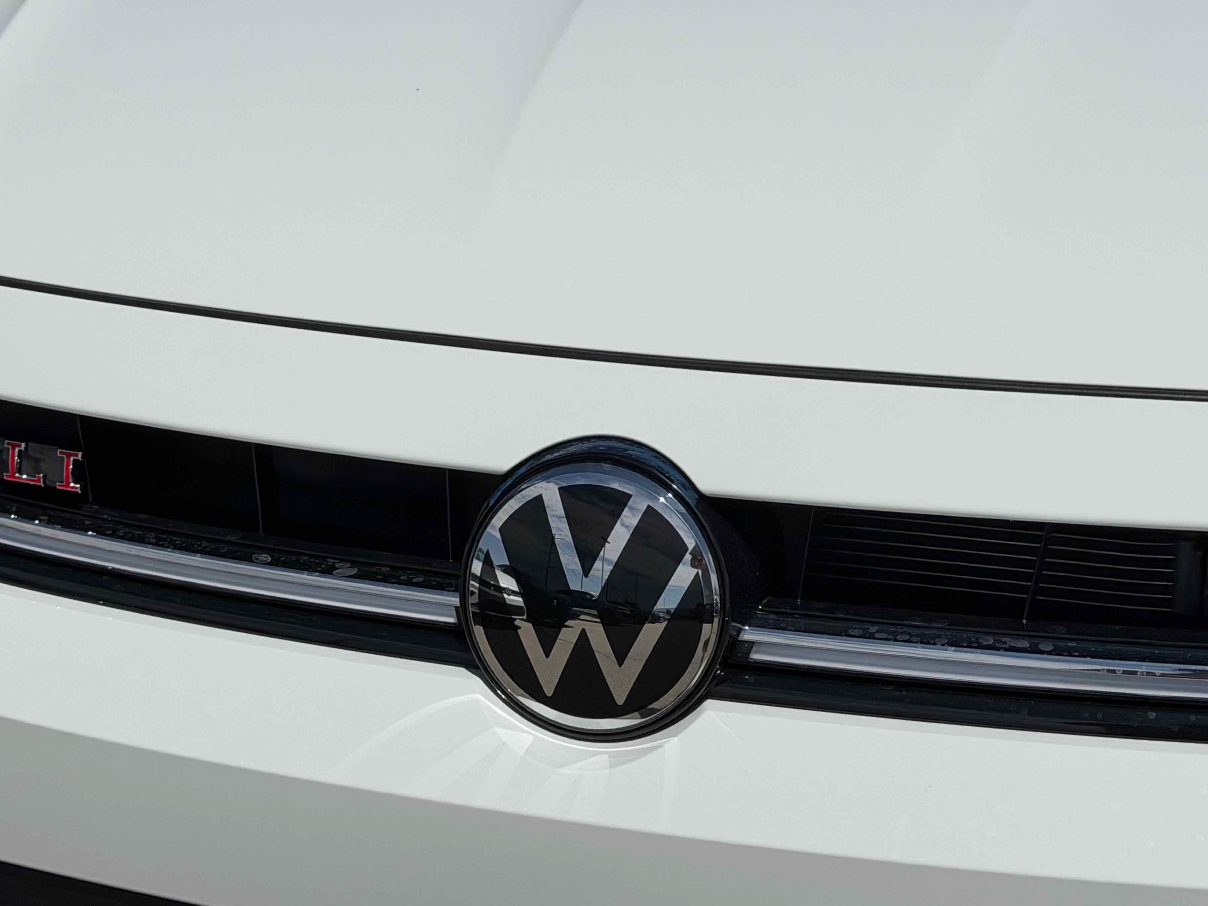 New 2026 Pure White Volkswagen Autobahn image 12