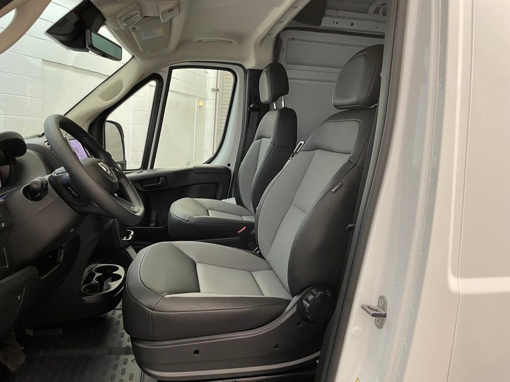 New 2026 Bright White Clear-Coat Exterior Paint RAM High Roof image 17