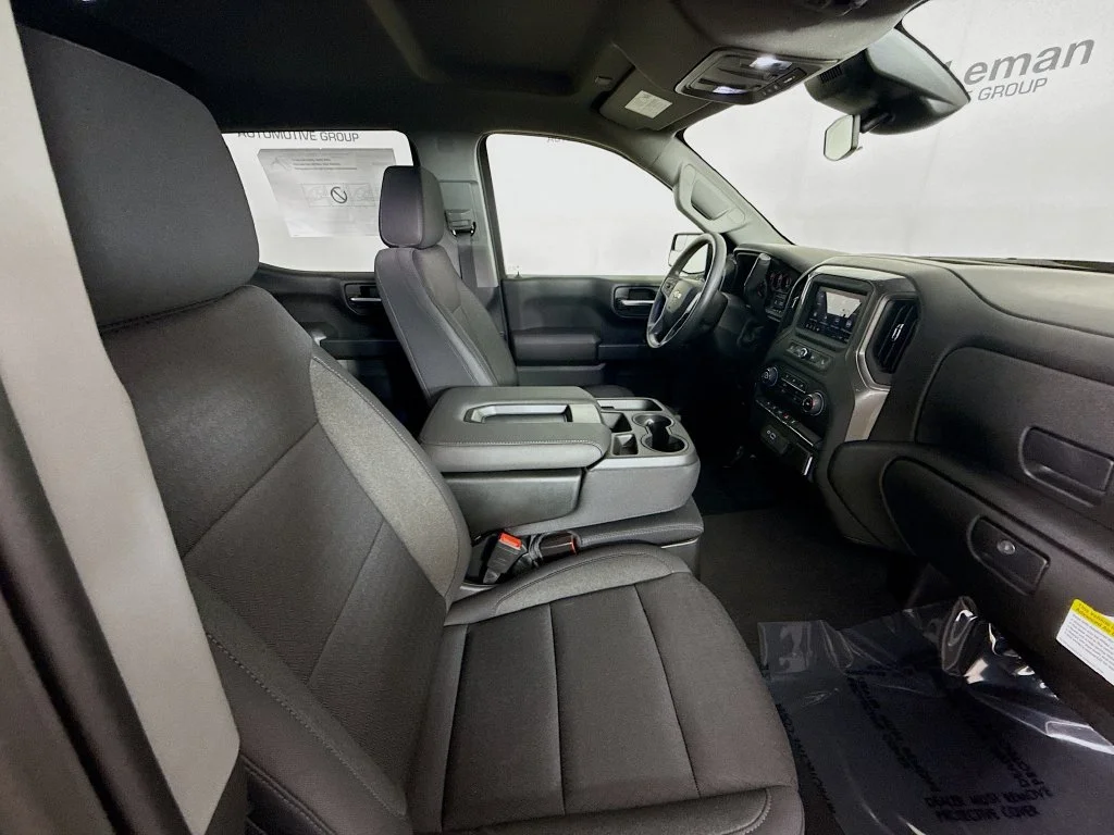 Used 2026 Black Chevrolet Custom image 26