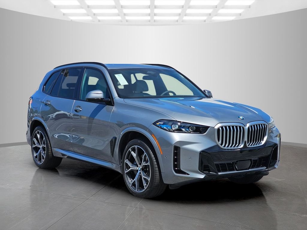 New 2026 Skyscraper Grey Metallic BMW sDrive40i image 8