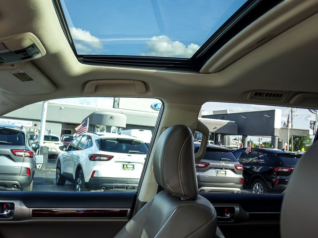 Used 2018 Red Lexus 460 image 9