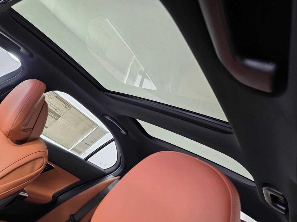 New 2026 MANUFAKTUR Alpine Grey Mercedes-Benz C 300 image 25