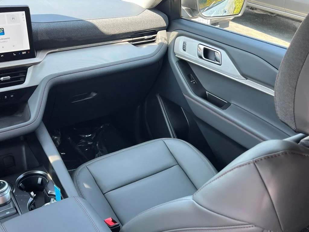 New 2026 Star White Metallic Tri-Coat Ford Active image 19