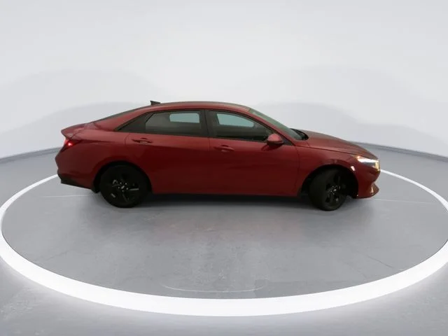 Used 2023 Red Hyundai SEL image 5