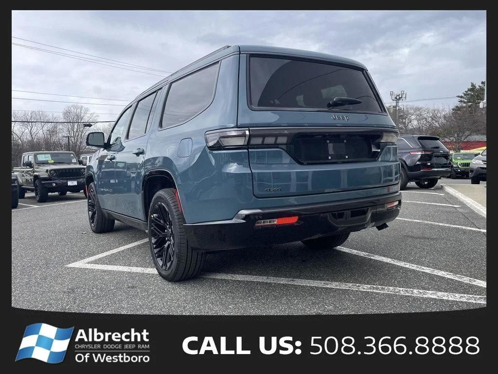 New 2026 Steel Blue Exterior Paint Jeep Limited Reserve image 3