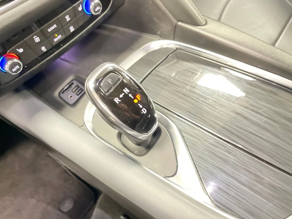 Used 2020 White Buick Essence image 25