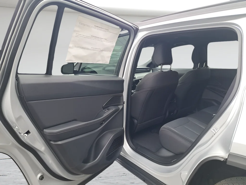New 2026 Silver Zynith Clear-Coat Exterior Paint Jeep Laredo image 11