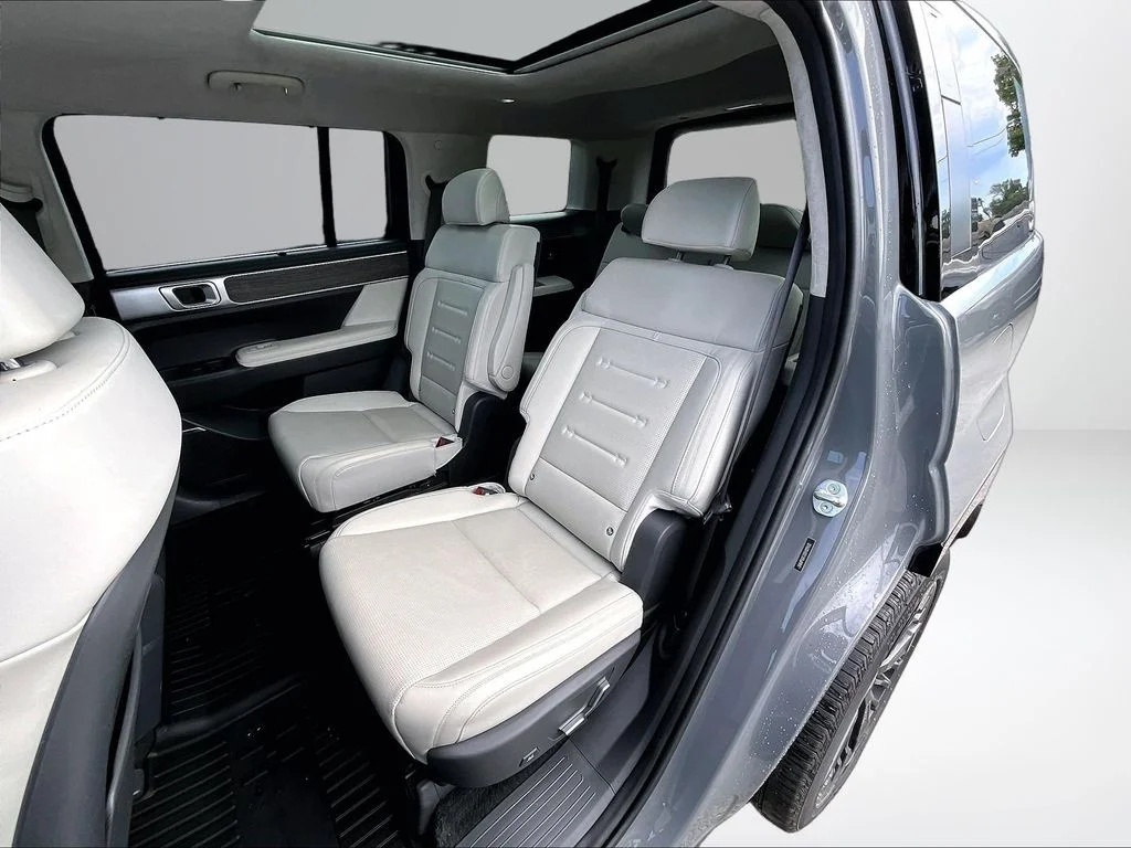 Used 2024 Gray Hyundai Calligraphy image 25