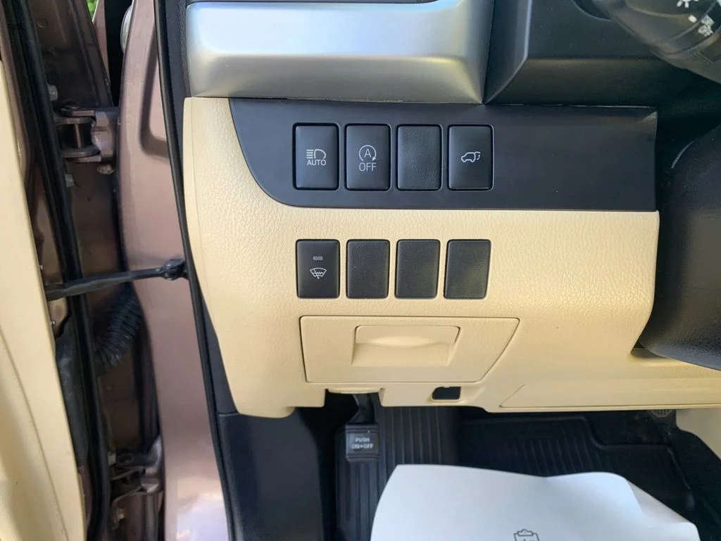 Used 2017 Brown Toyota XLE image 34