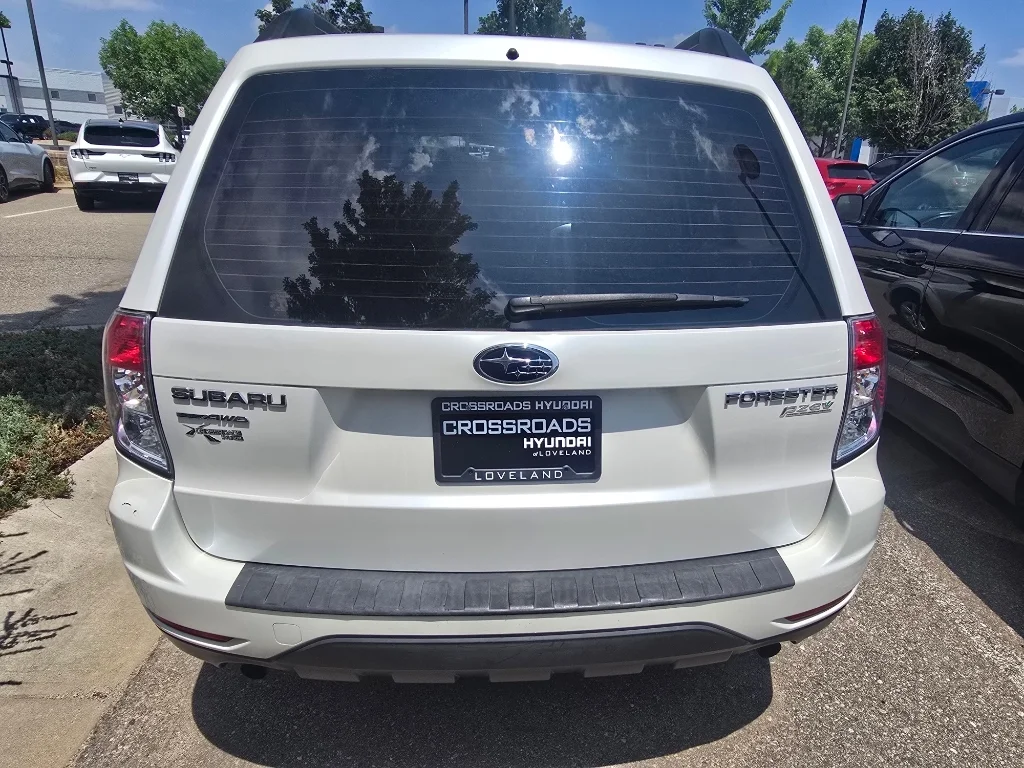 Used 2013 Satin White Pearl Subaru 2.5X image 4