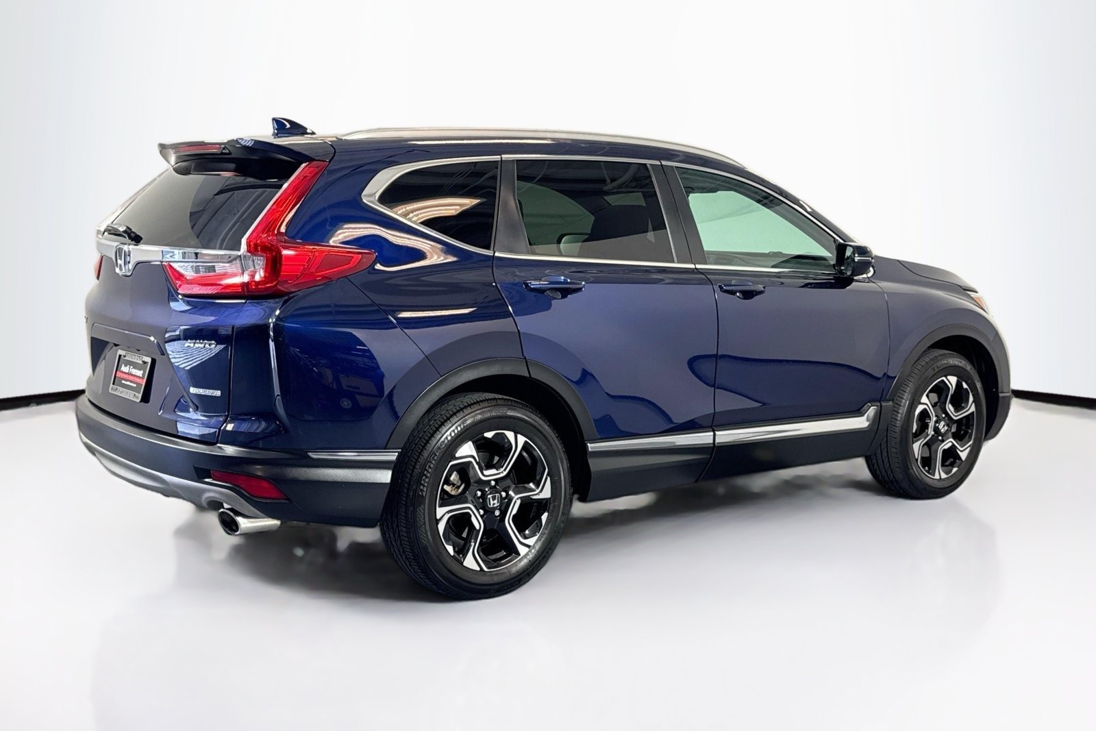 Used 2018 Obsidian Blue Pearl Honda Touring image 5