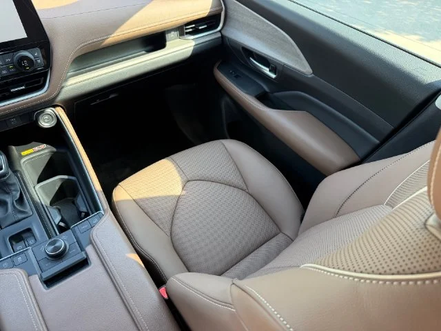Certified Used 2025 WIND CHILL PEARL Toyota Platinum image 26