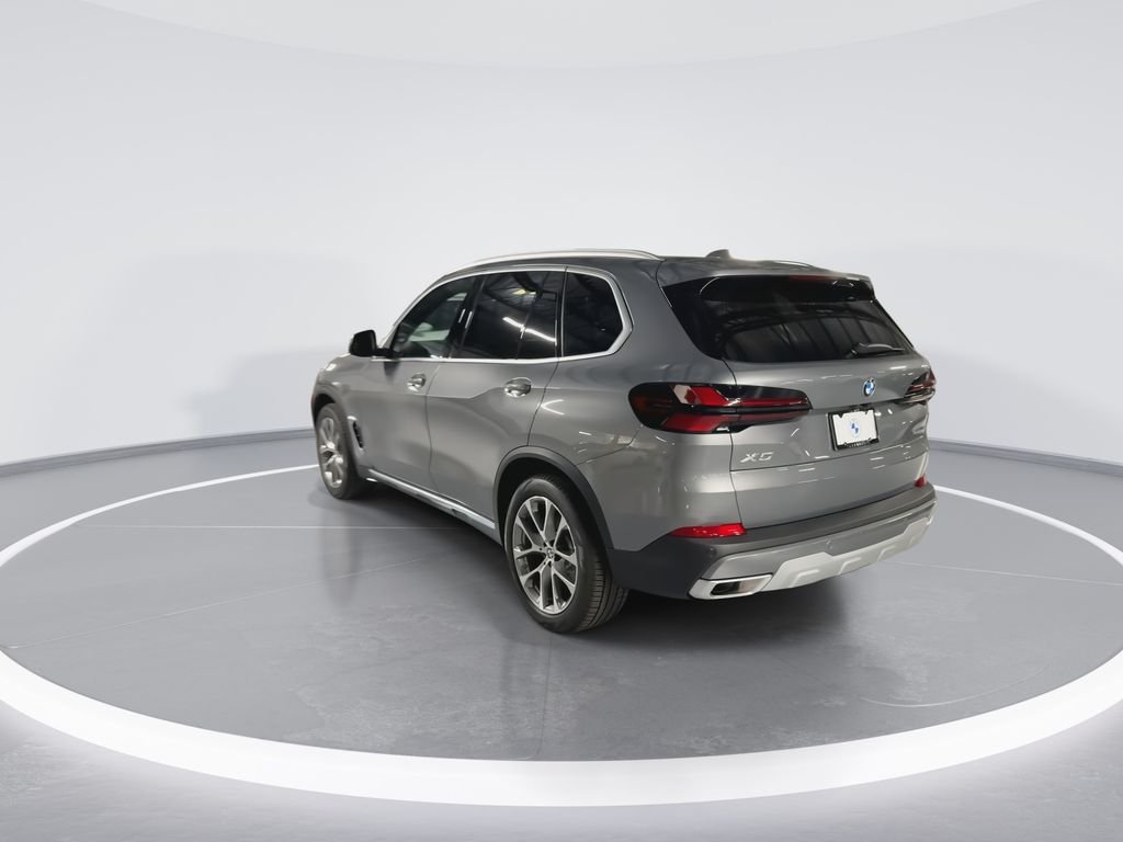 New 2026 Gray Metallic BMW xDrive40i image 6