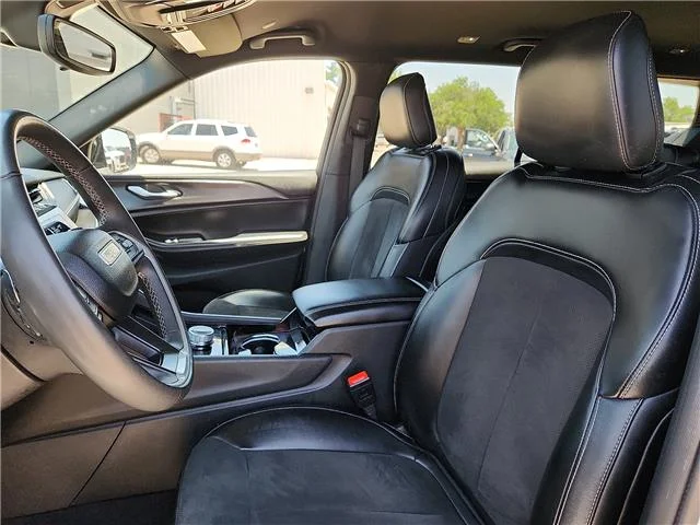 Used 2023 White Jeep Altitude 4x4 image 12