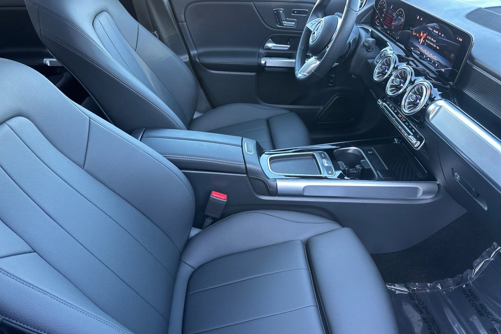 Certified Used 2025 Black Mercedes-Benz GLB 250 image 16