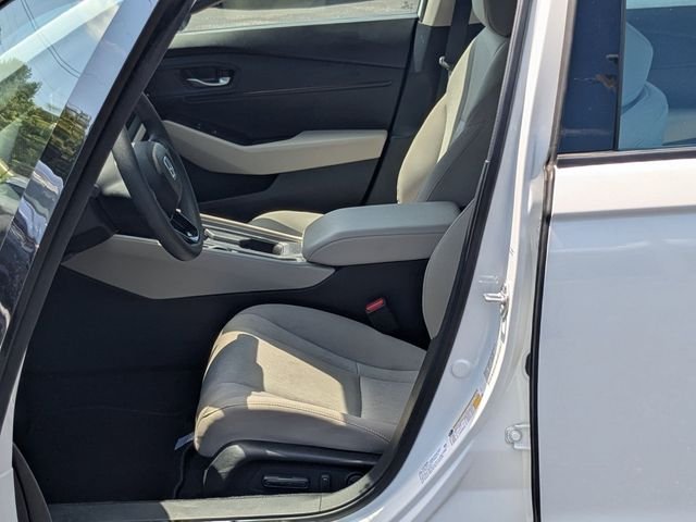 Certified Used 2024 Platinum White Pearl Honda EX image 13