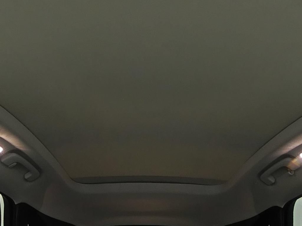 Used 2022 Silver Ford SE image 18