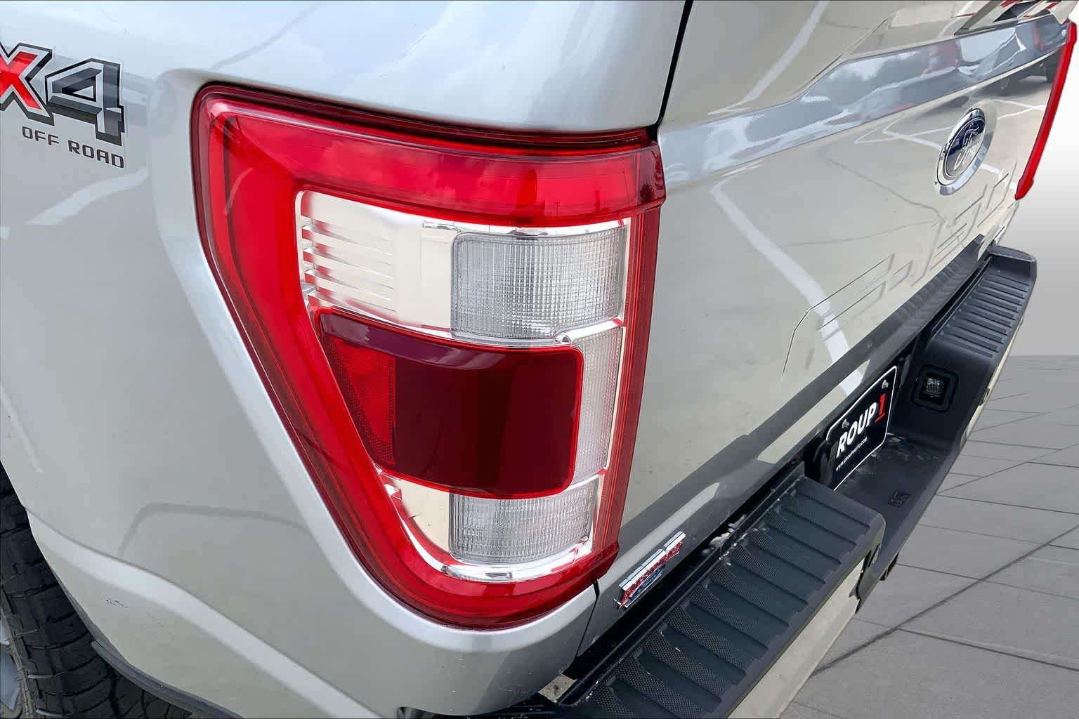 Used 2023 Iconic Silver Metallic Ford LARIAT image 27