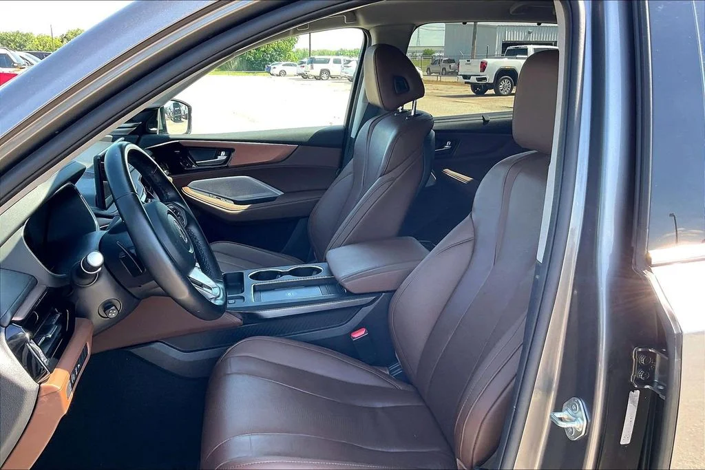 Used 2025  Acura Technology Package image 18