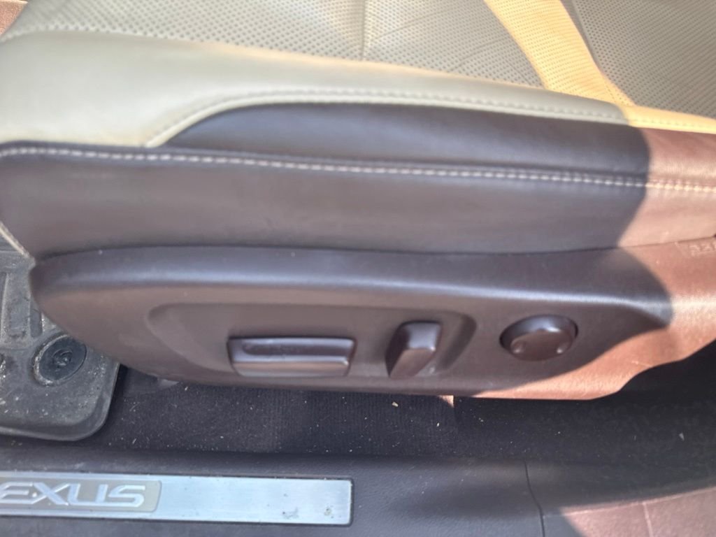 Used 2017 White Lexus 350 image 9