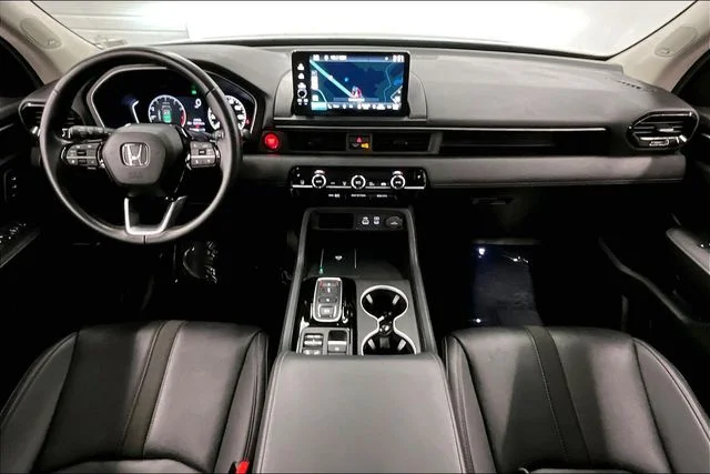 Used 2025 Crystal Black Pearl Honda Touring image 18