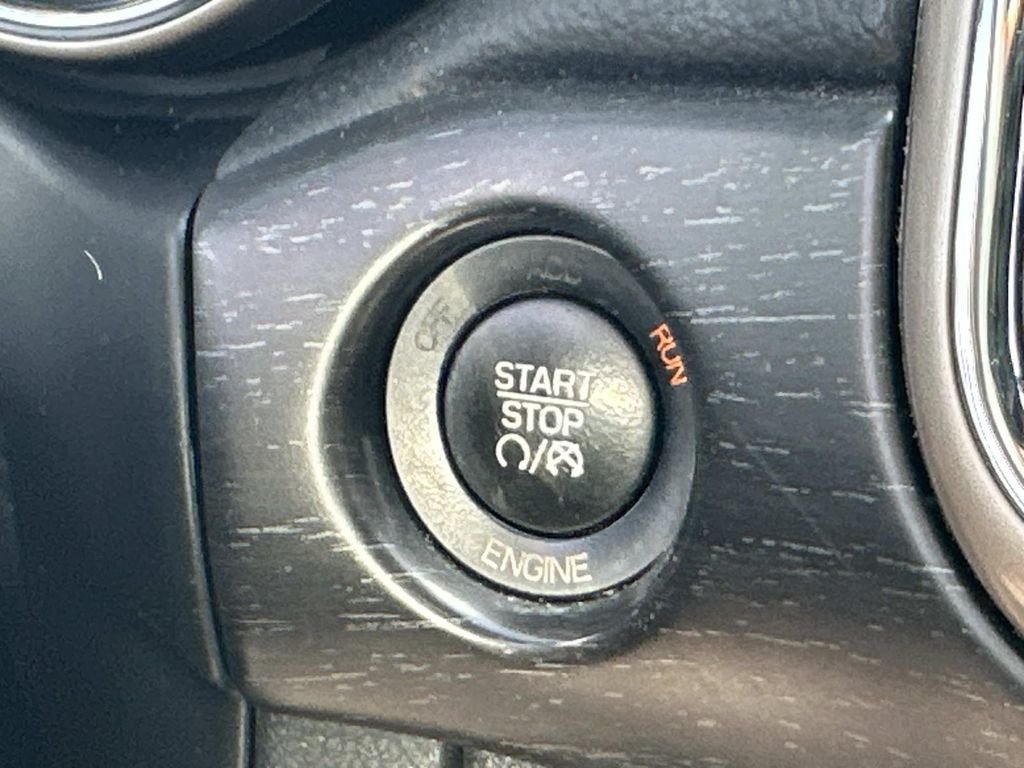 Used 2015 White/off-white Jeep Laredo image 24