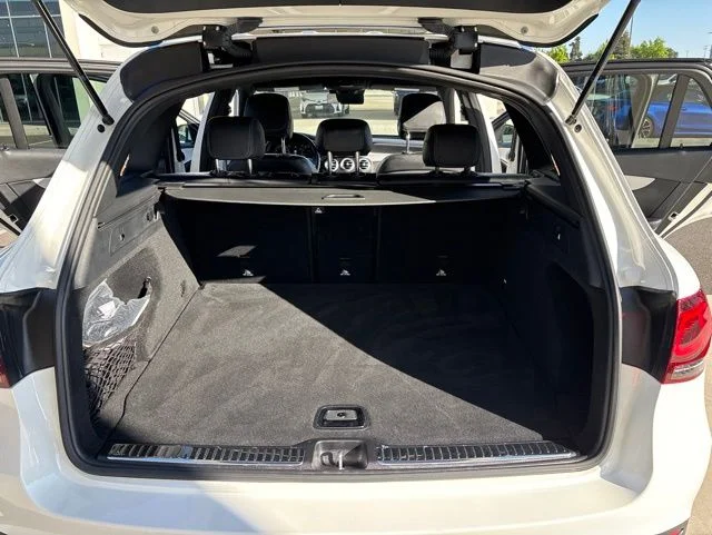 Used 2022 White Mercedes-Benz GLC 300 image 17