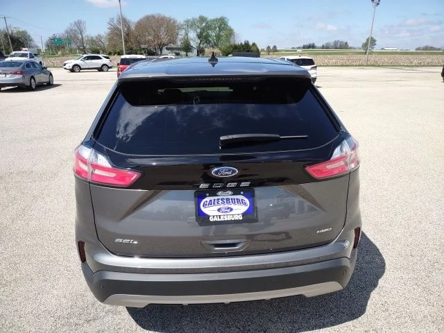 Used 2024 Gray Metallic Ford SEL image 5