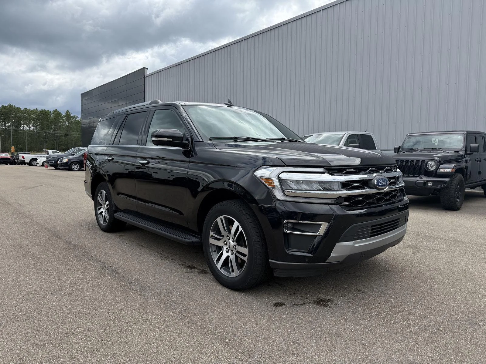 Used 2024 Agate Black Ford Limited image 3