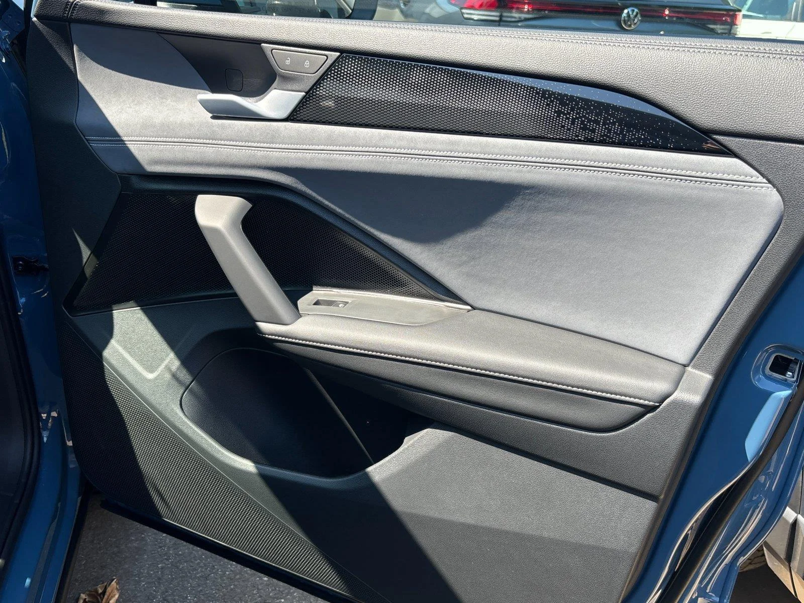 New 2026  Volkswagen SE image 38