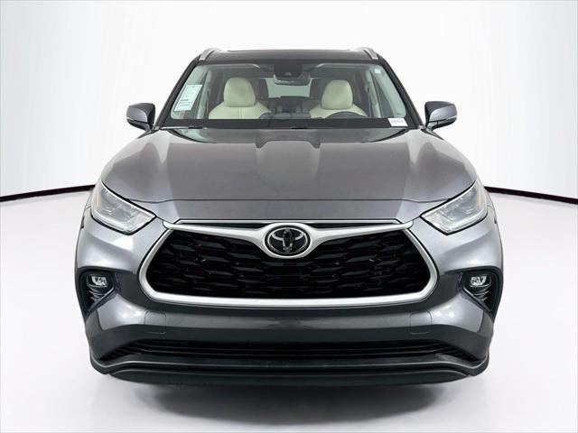 Certified Used 2021 MAGNETIC GRAY MET. Toyota  image 8
