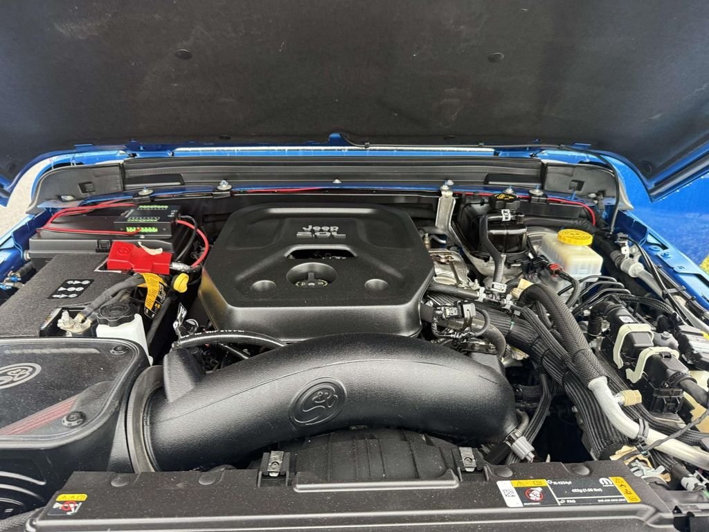 Used 2022 Blue Jeep Unlimited Sahara image 13