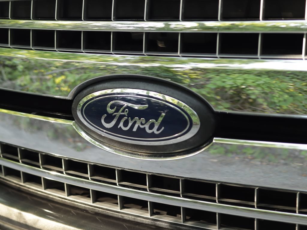 Used 2019 Gray Ford XL image 32