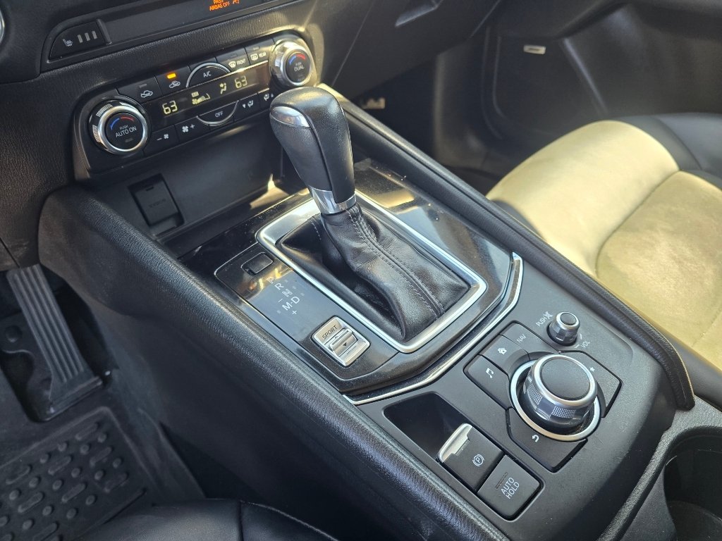 Used 2018 Snowflake White Pearl Mica Mazda Touring image 20